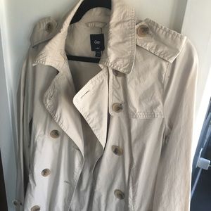 GAP medium beige trench coat